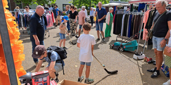 Snuffelmarkt op het plein